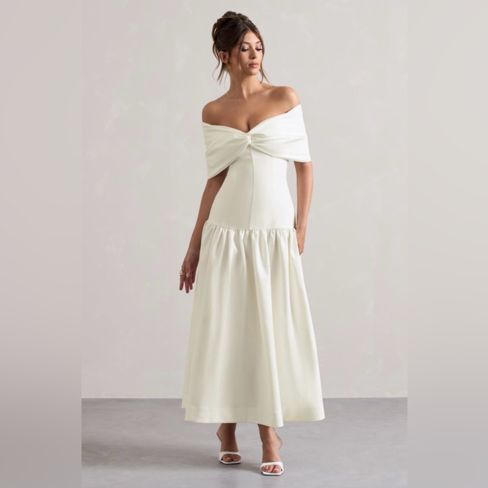 Club L London Marguerite White Twisted Bardot Drop-Waist
Maxi Dress